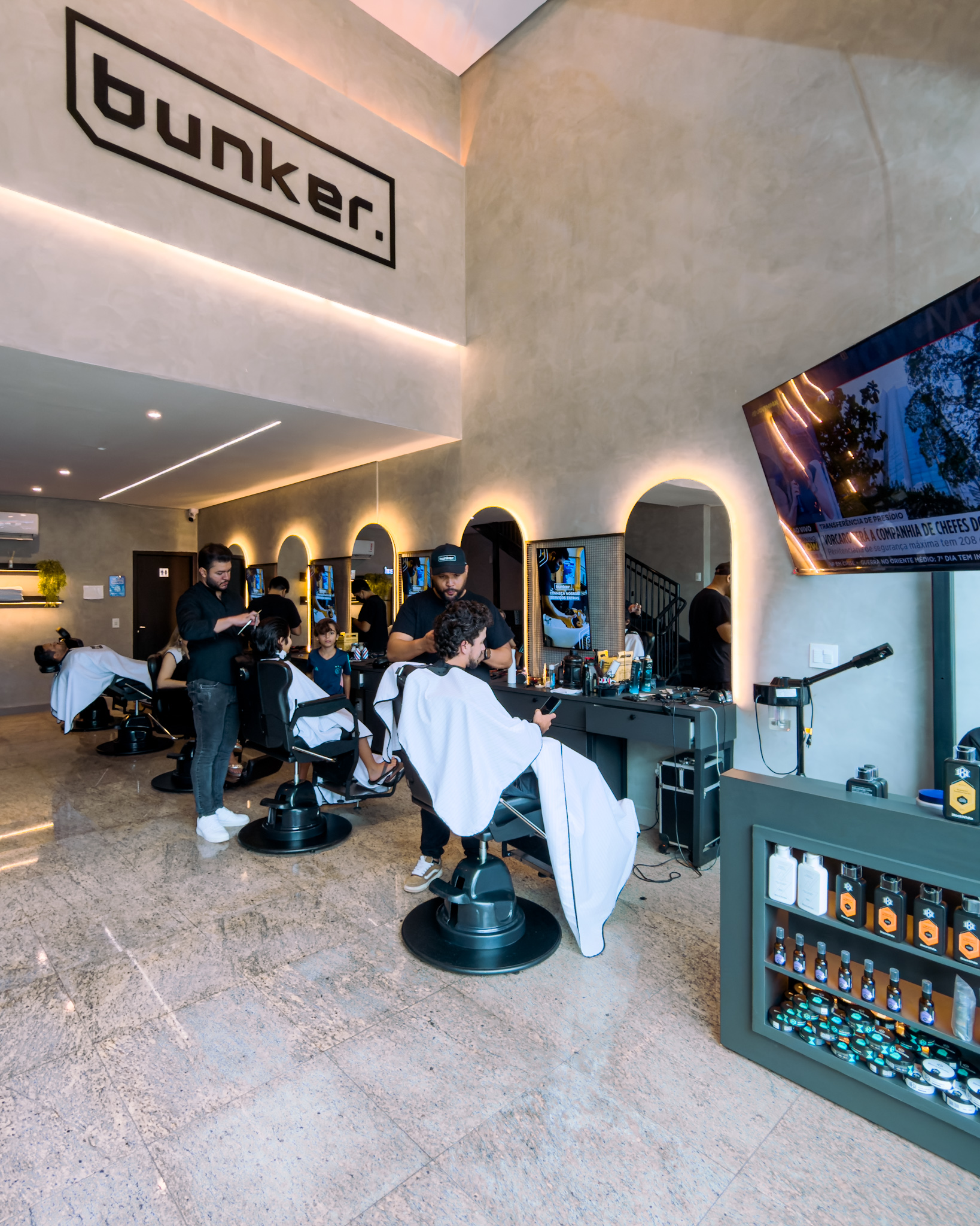 Cadeira e bancada premium da barbearia